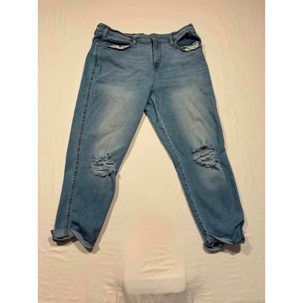 Signature by Levi Strauss Heritage Boyfriend Distressed Light Wash Jeans